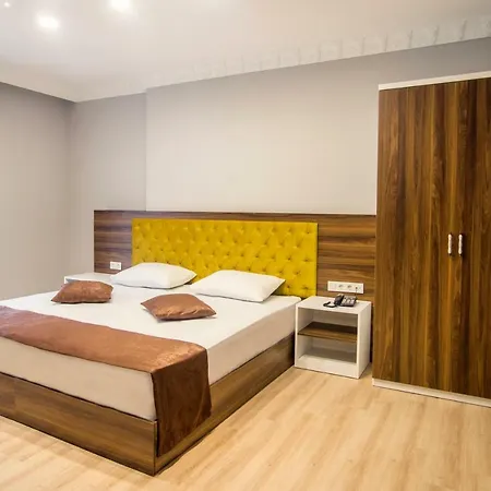 מלון Caykara Park 3*